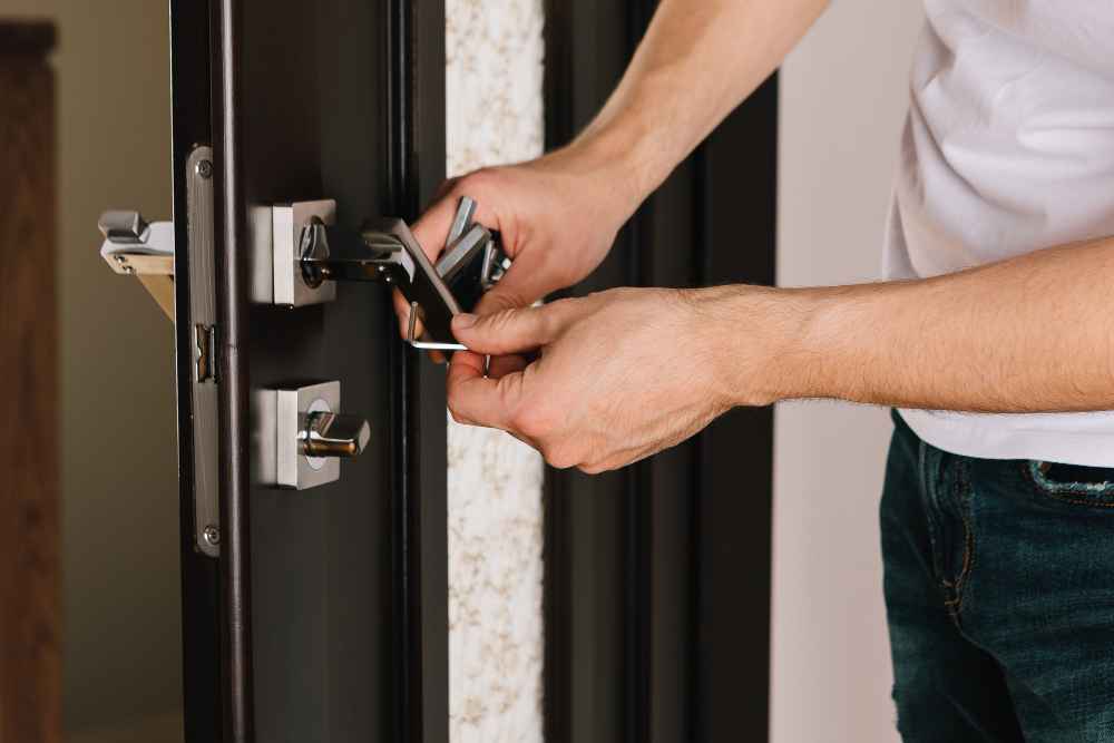 Why You Should Choose a Trusted Locksmith in Orlando, FL